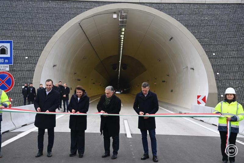 Orbán Viktor megjegyzése szerint Sopron fejlődése szorosan összefonódott a környező világgal. Csak akkor volt képes a város előrelépni, ha aktívan kapcsolódott a globális és regionális folyamatokhoz.