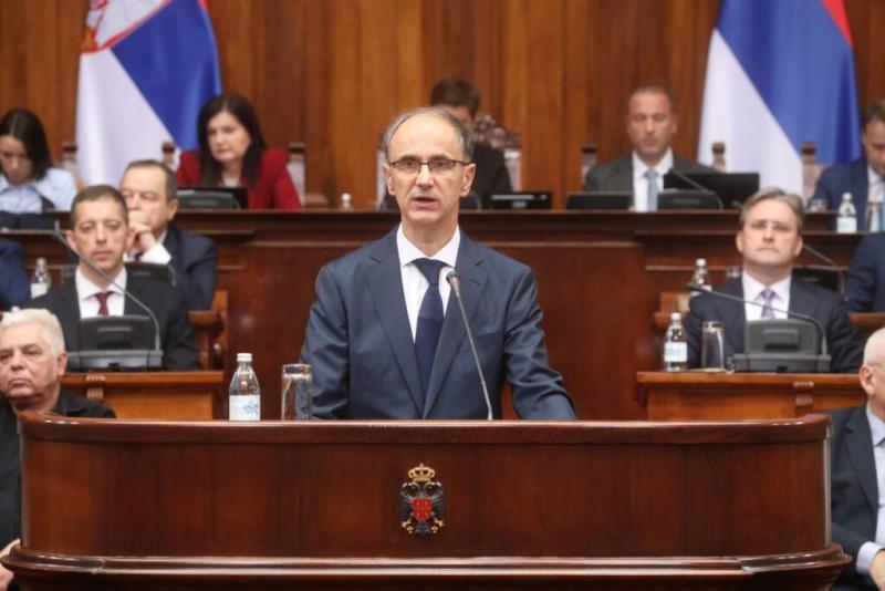 Kinek a nyomdokait követi az új szerb miniszterelnök a közösségi platformokon?