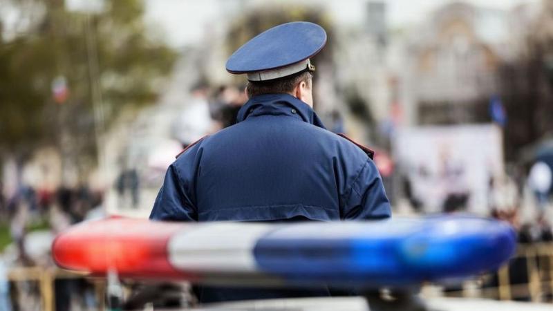 Női kabátban, zsebeiben színes filcek és ceruzák rejtőztek, így buktatta le az óvodai tolvajt egy éber helyszínelő.