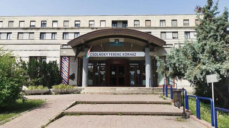 Tragikus munkahelyi baleset történt a veszprémi kórház területén: a rendőrség hivatalosan is nyilatkozott az esetről.