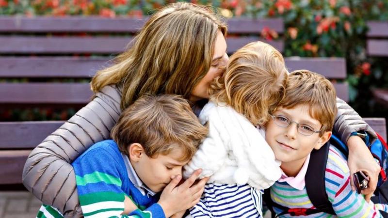 Megkezdődött a háromgyermekes anyák adómentességének bevezetése, és összegyűjtöttük a legfontosabb információkat, amiket érdemes tudni róla!