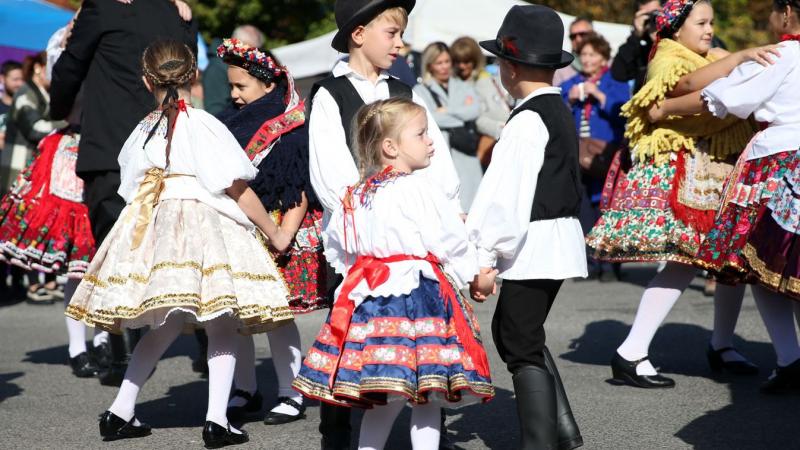 Fedezd fel a 2025-ös Pécsváradi Leányvásár varázslatos pillanatait! (GALÉRIA)