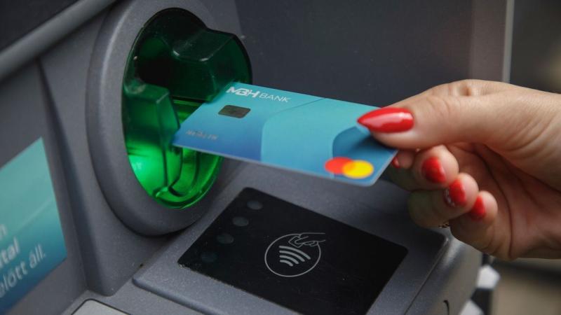 A NAV célzottan két csoportot vizsgál a bankkártyás tranzakciók kapcsán.