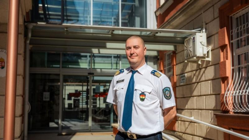 Tíz esztendeje áll a Tamási biztonsága mellett - őt tüntették ki az idei városi elismeréssel.