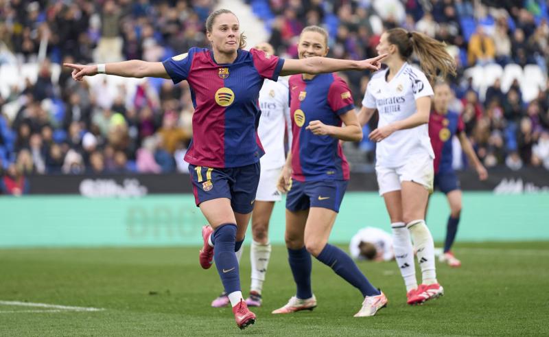 A Barcelona női csapata sem kímélte ellenfelét: parádés teljesítménnyel arattak kiütéses győzelmet a Real Madrid ellen a Szuperkupában.