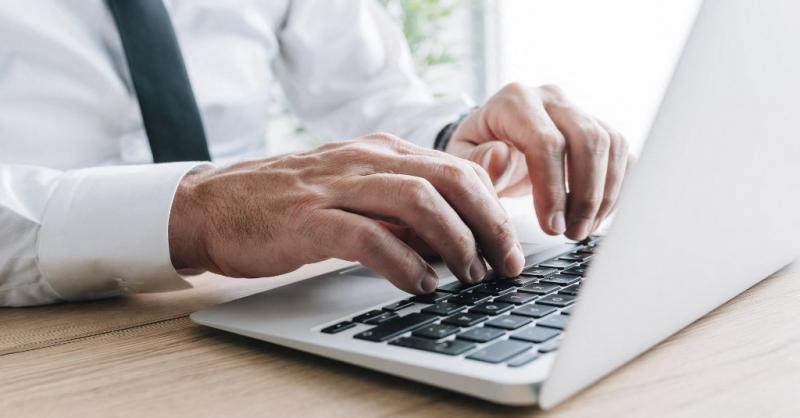 Online csalás: egy új kutatás feltárta, hogy kik a bűnözők legsebezhetőbb célpontjai.