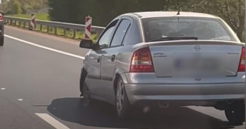 Egy autós szokatlanul merész módon haladt az M3-as autópályán: csupasz felnikkel vágtázott a forgalomban - VIDEÓ.