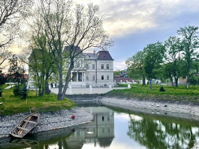 Kulturális szezonindító események és inspiráló programok a válaszúti Bánffy-kastélyban | Krónika Online

A válaszúti Bánffy-kastély ezúttal is izgalmas kulturális programokkal várja látogatóit, ezzel jelezve a kultúra és közösség újbóli feléledését. A sze