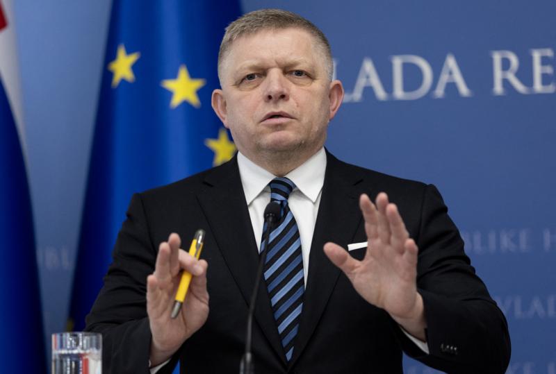 Robert Fico: Teljes mértékben elfogadhatatlan és öngyilkosságra vezetne az orosz energiahordozók importjának teljes felfüggesztésére irányuló uniós elképzelés.