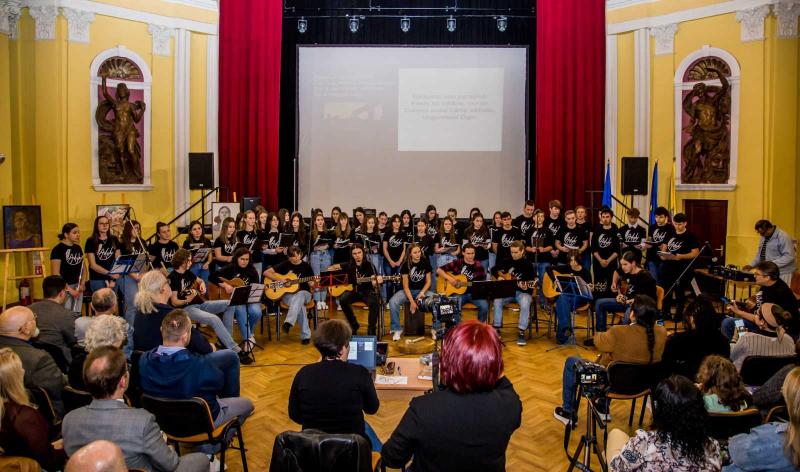 Zilah: A költészet szívek mélyét rezdítette meg.