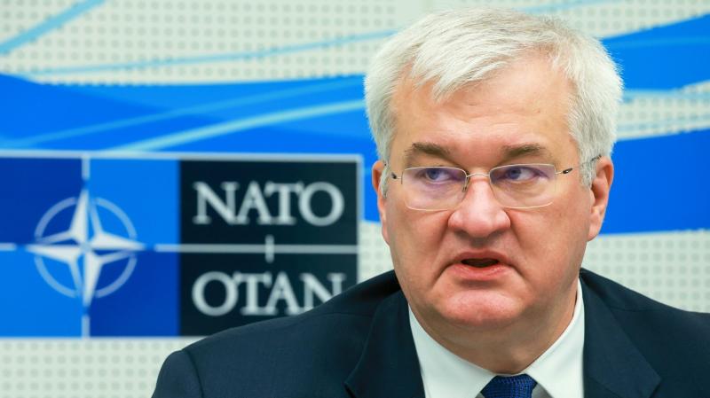 Az ukrán külügyminiszter szerint az orosz fél figyelmen kívül hagyja a tűzszünetre vonatkozó javaslatokat, és folytatja a támadásokat az ukrán pozíciók ellen.