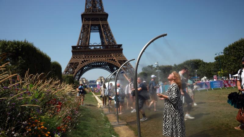 A kínai turisták áradatban érkeznek Európába.
