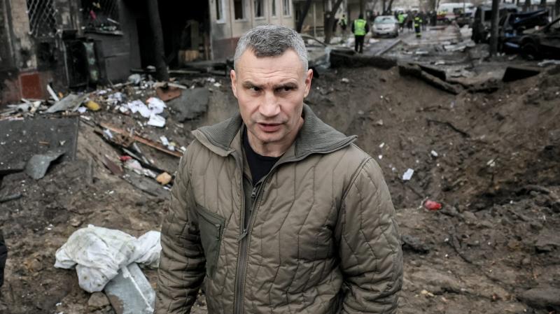 Vitalij Klicsko bejelentette, hogy Oroszország újabb, súlyos légitámadást hajtott végre Kijev ellen, amely során számos ember megsérült.