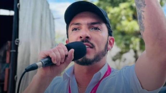 Kolumbia új esélyegyenlőségi minisztere egy egykori melegpornószínész lesz, aki új, friss perspektívát hoz a politikai életbe. A döntés a társadalmi sokszínűség és az elfogadás előmozdítását célozza, valamint a közvélemény figyelmét is felhívja a különböz