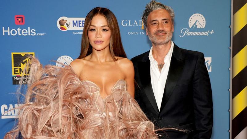 Taika Waititi fényűző születésnapi ünnepséget rendezett Ibizán, ahol a sztárok sorra felbukkantak. A különleges eseményről készült fotók bepillantást engednek a buliba, amely tele volt szórakozással és varázslatos pillanatokkal! - Életstílus