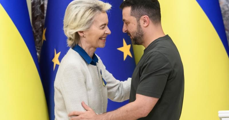 Az Európai Unió eddig több mint 4 milliárd eurót juttatott Ukrajnának, támogatva ezzel az országot a nehéz időkben. | Demokrata