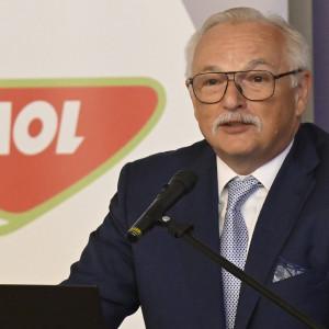 Hernádi Zsolt nyilatkozott arról, hogy milyen következményekkel járna, ha a Barátság vezeték teljesen leállna. Az interjú során kifejtette, hogy ez a helyzet jelentős hatással lenne az energiaszállításra és a térség gazdasági stabilitására. A Barátság vez