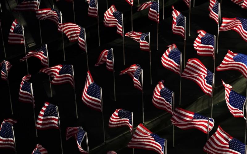 Az 1956-os forradalom következtében az Egyesült Államokba emigráló magyarok számára különös megtiszteltetést jelentett, amikor a Magyar Amerikai Koalíció éves díját átadták nekik. Ez a kitüntetés nemcsak a bátor kiállásuk elismerését tükrözte, hanem a dia