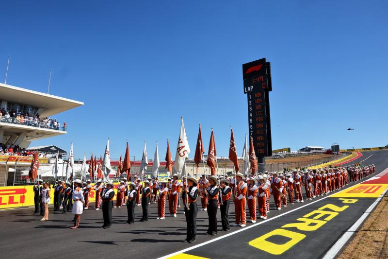 Új, izgalmas show-műsorral jelentkezik az F1-es Amerikai Nagydíj keretein belül az M4 Sport! Az esemény nemcsak a versenyrajongóknak kínál szórakozást, hanem mindenki számára, aki szereti a motorsport világát. Készülj fel egy felejthetetlen élményre, ahol