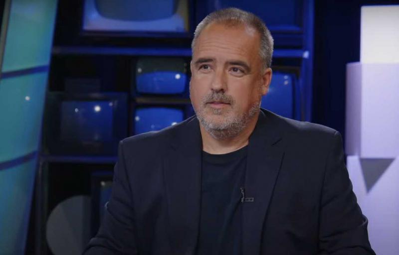 Török Gábor a megyei lapokban megjelent, Magyar Pétert kifigurázó AI-alkotásról véleményt nyilvánít: 