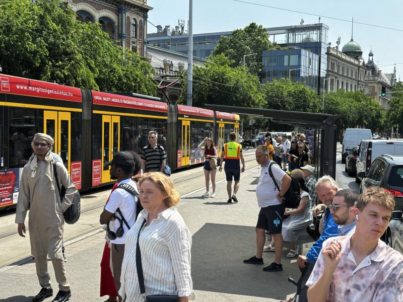 A fővárosi vállalatok munkavállalói sztrájkbe lépésével fenyegetnek.