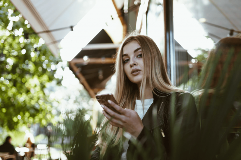 **6 Gyakori Hiba, Amelyeket a Megtakarítók Folyamatosan Ismételnek**

1. **Célok hiánya**: Sokan vágnak bele a megtakarításba anélkül, hogy konkrét célokat tűznének ki. A célok segítenek motiválni és irányt adni a pénzügyi tervezésnek.

2. **Túl későn kez
