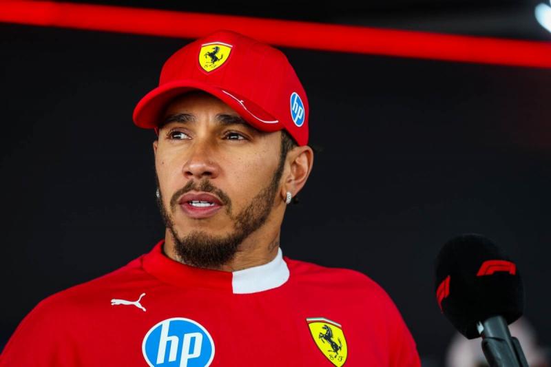 Lewis Hamilton a jövőjéről beszélve kifejezte elképzeléseit és ambícióit, amelyek nemcsak a motorsport világában, hanem azon túl is megvalósulhatnak. A hétszeres Forma-1-es világbajnok hangsúlyozta, hogy szeretné kihasználni a hírnevét és platformját a tá