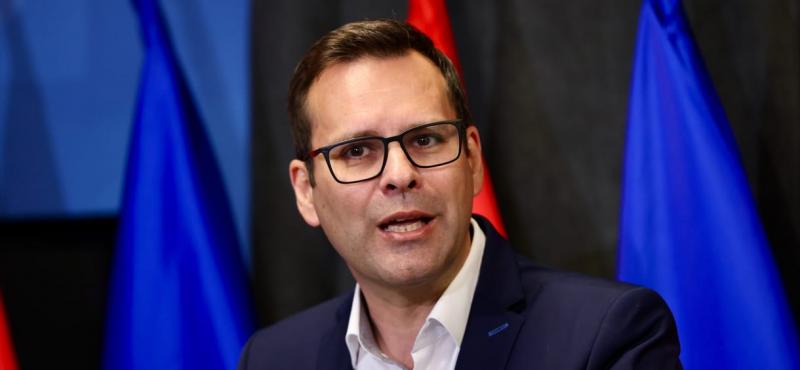 Etikai irányelvek: A Demokratikus Koalíció elkötelezett amellett, hogy elkerülje a 