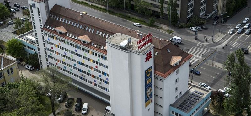 Hétfő reggelre 80 gyermek került kórházi ellátásra, miután a budapesti menzán étkeztek.